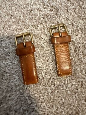 Louis Vuitton Gold Buckles H37